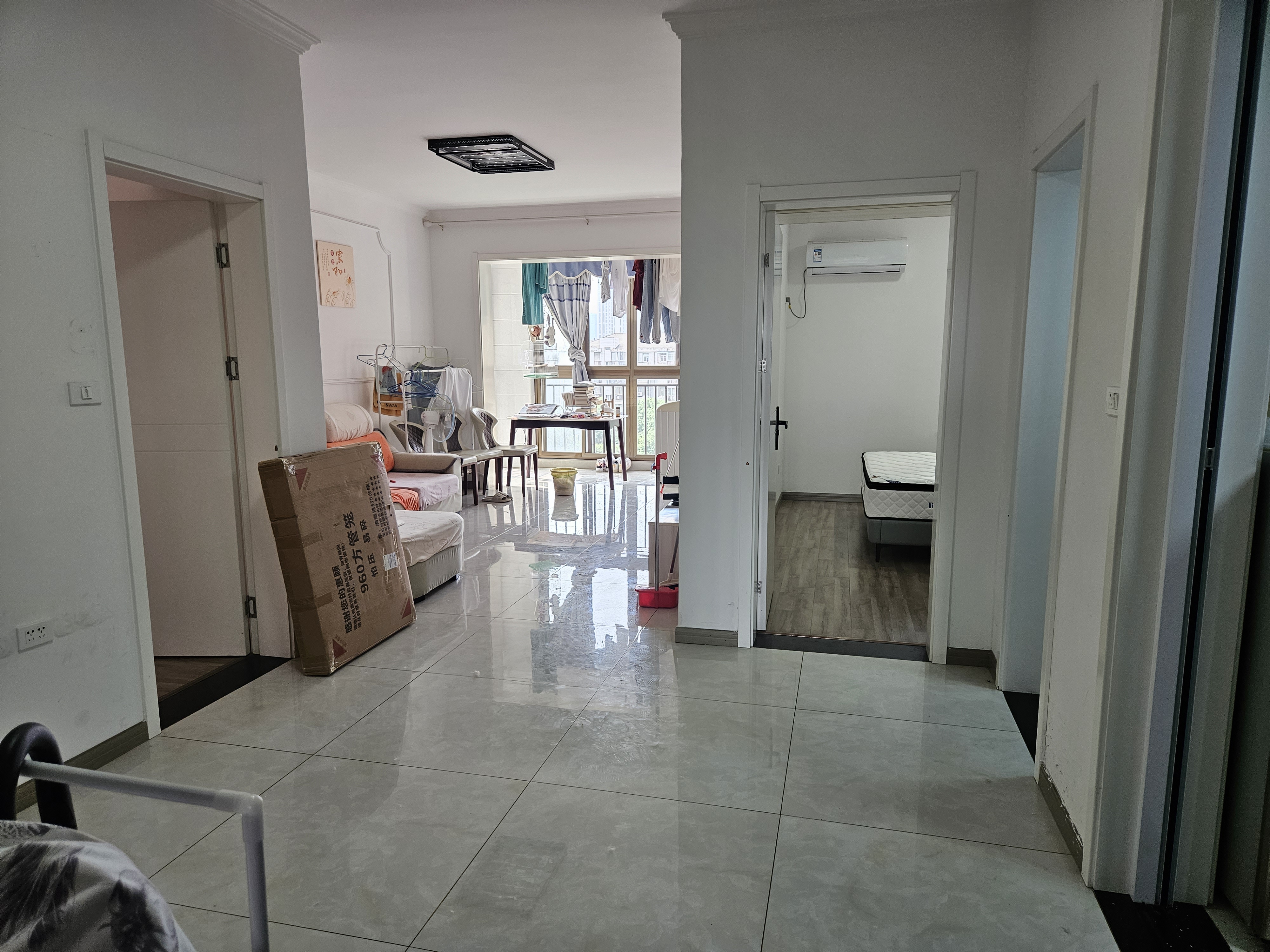 南国明珠  精装修  证件老证  优质两房  看房方便·