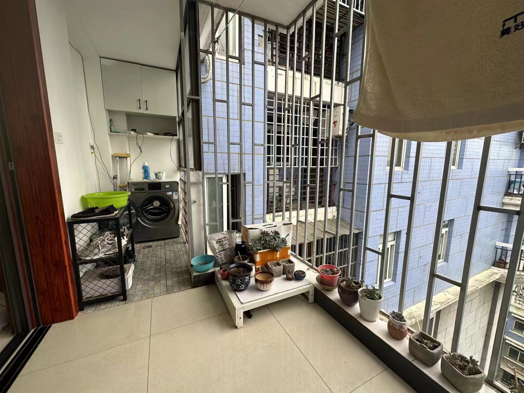 宏运名居.商城附近精装三房复式.证件满二