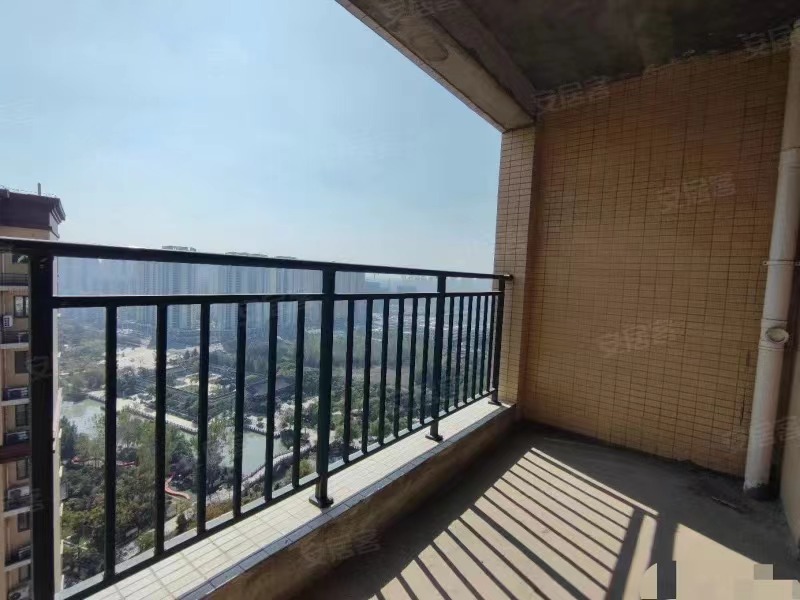 业主亏本急售，沔阳公园旁，新城壹号五期，单价4800​，证满两年