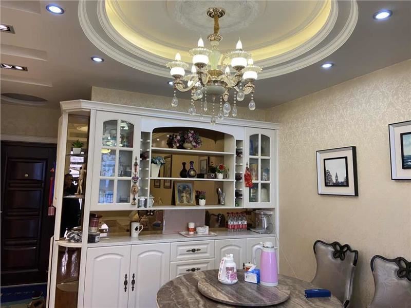 急售性价比高元泰未来城电梯中间楼层看房方便采光好