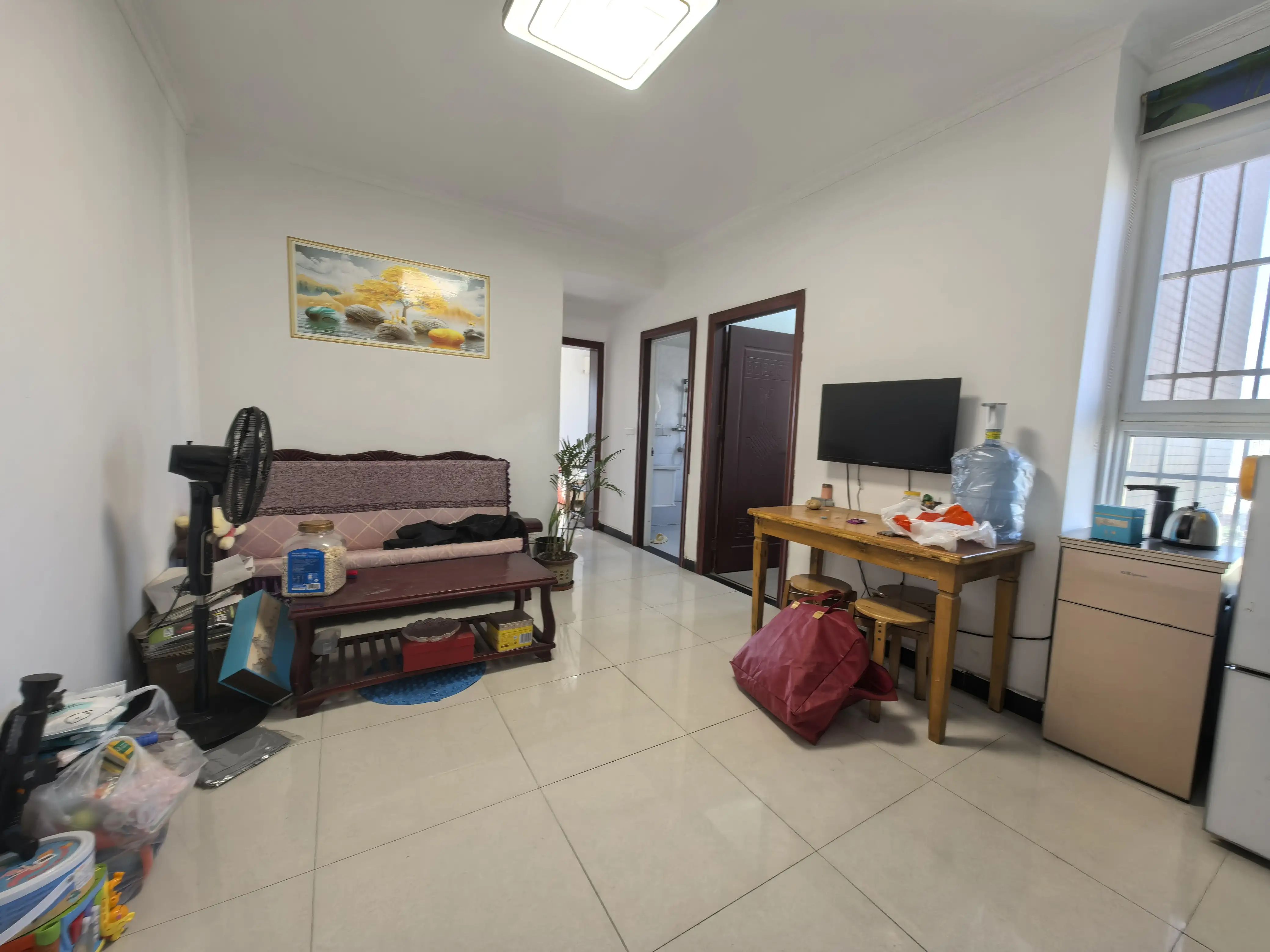 仙桃一中正对面，翰林公馆，边户，精装两房，老证，看中可谈，成色新，直接住