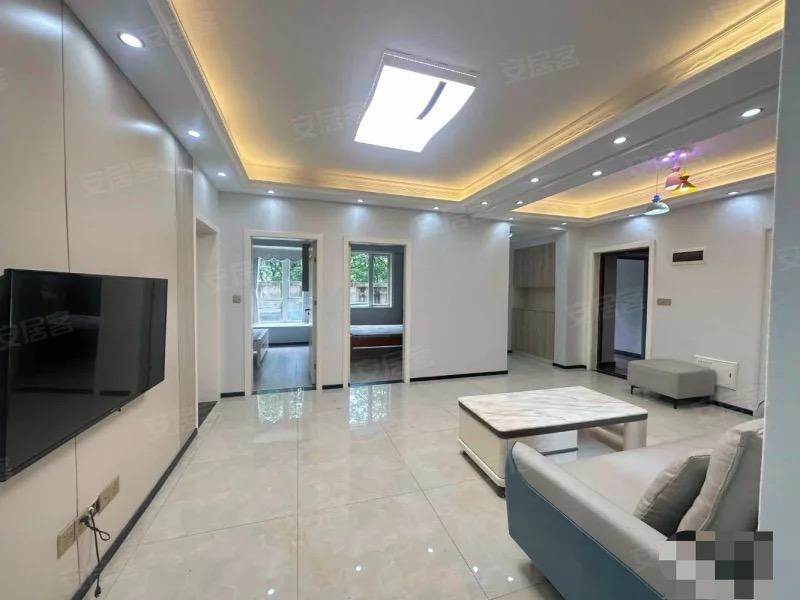 城南，森林国际，精装3房2卫！成色新，送个露台，诚心出售，证满二