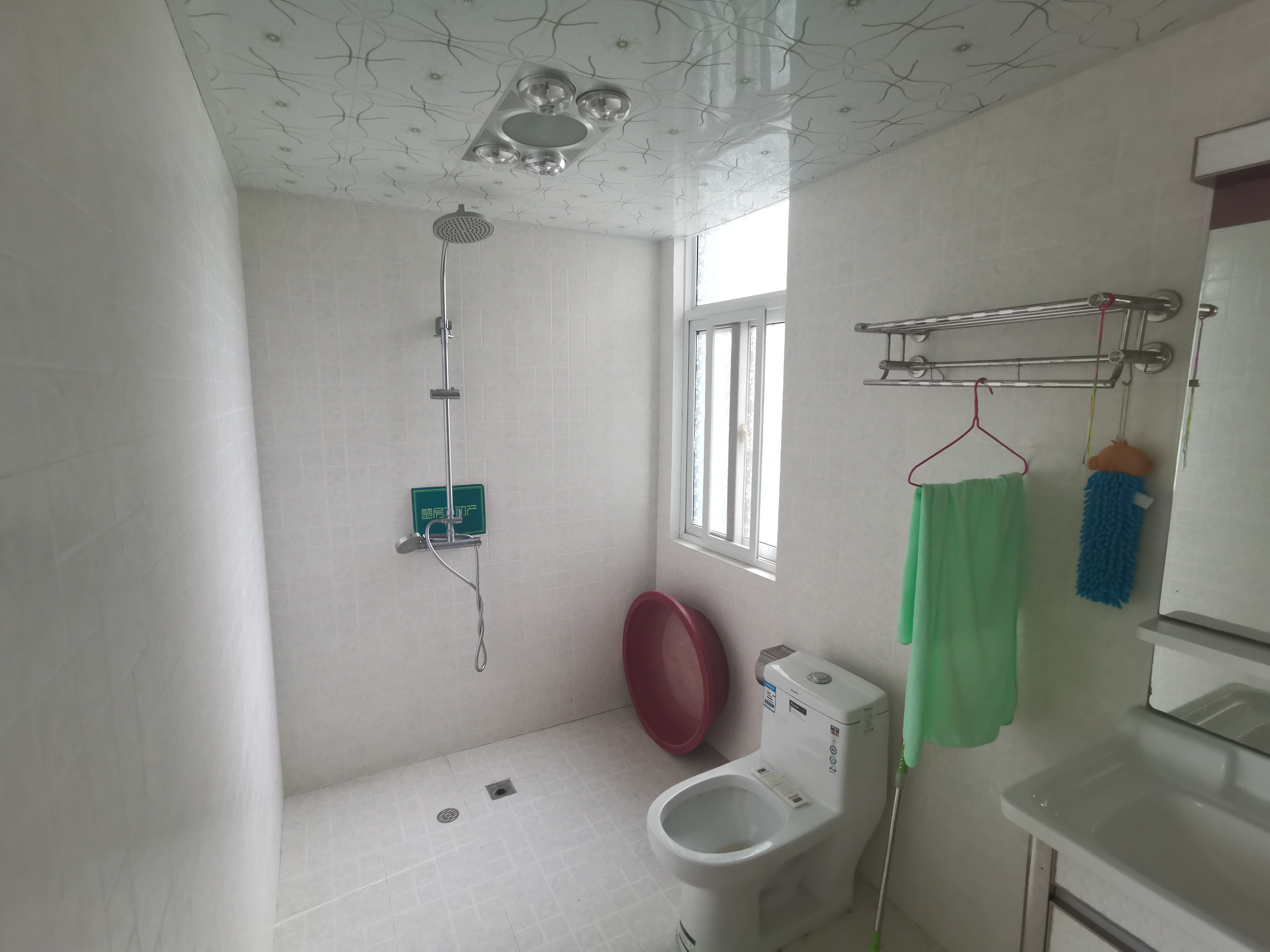 和园公馆精装三房房子保养的好业主诚心卖看房方便