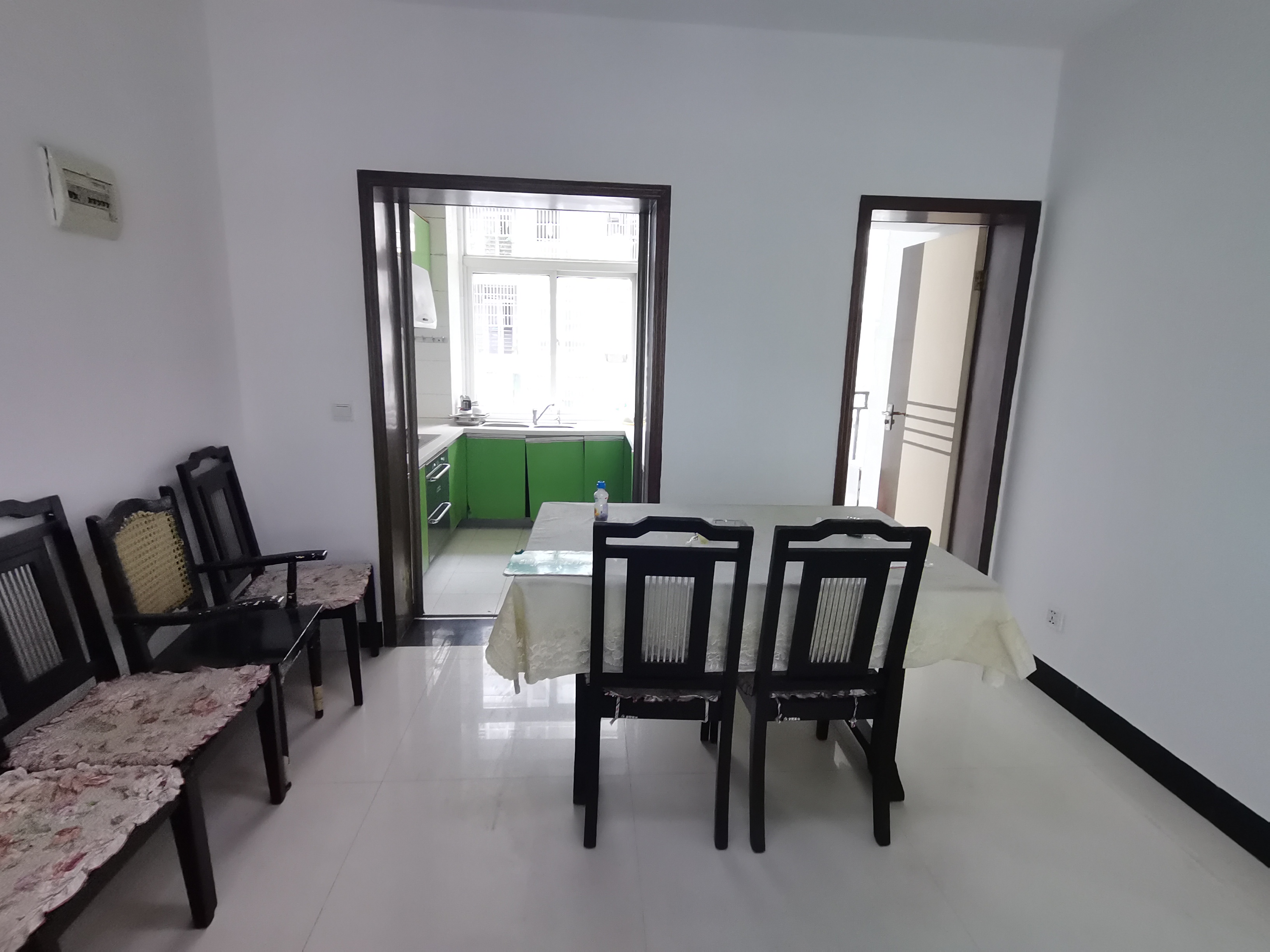 宏运名居精装三房中间楼层看房方便房东诚意出售