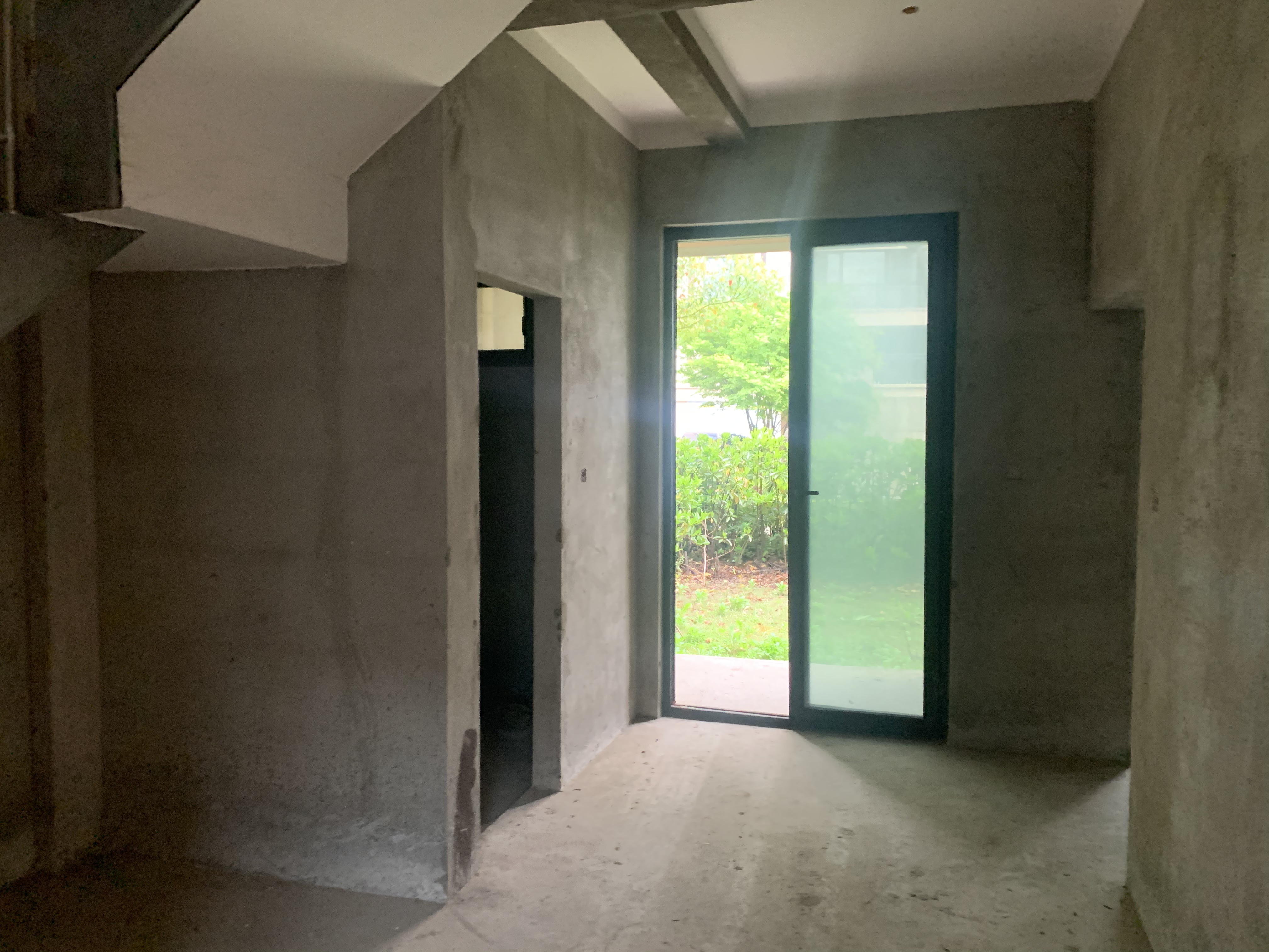 138万，别墅，全市ZUI优质，还是边户，带2车位，约40平米花园，有天有地