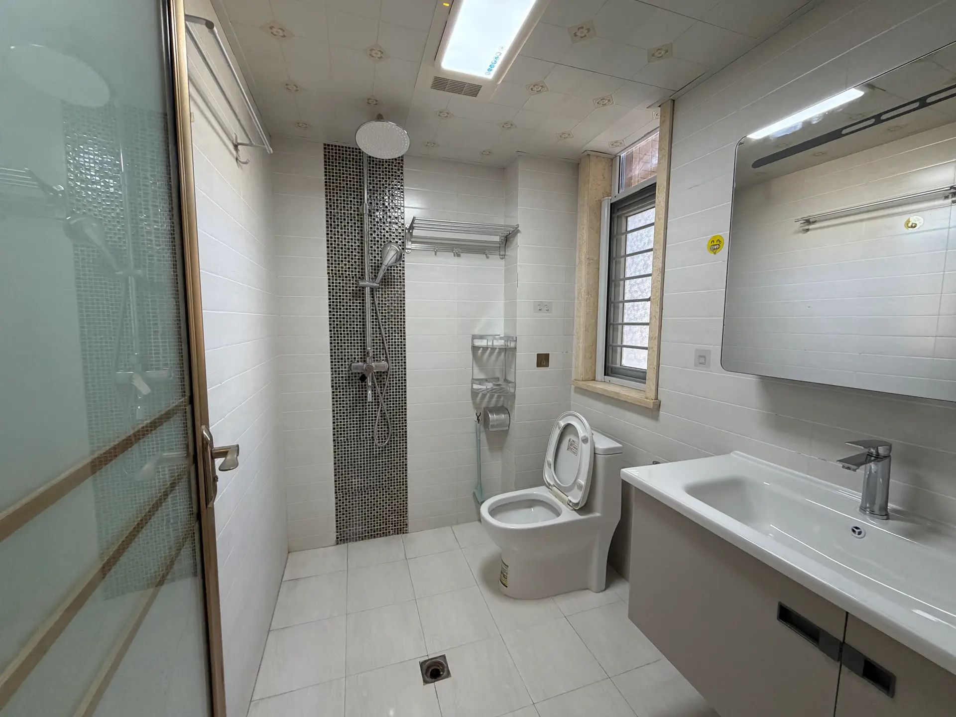 翰林公馆，边户，单价4400，精装三房，双阳台，中间楼层，证满二