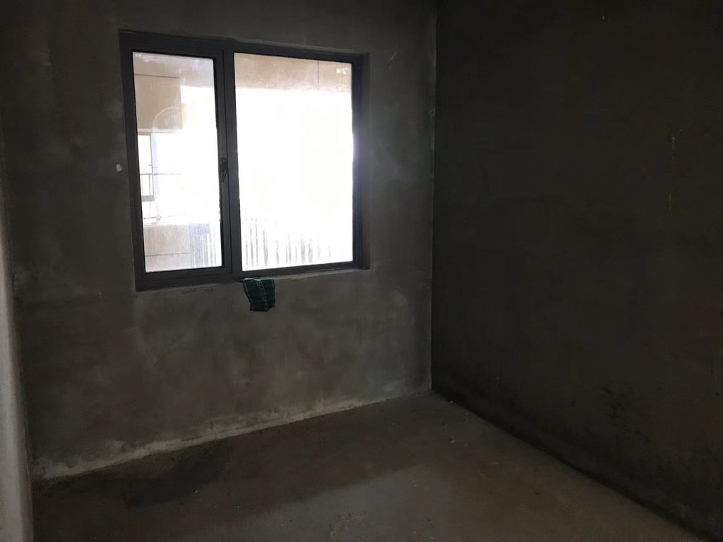 森林国际翡冷翠毛坯小三房两卫边户南北通透三面采光看房方便