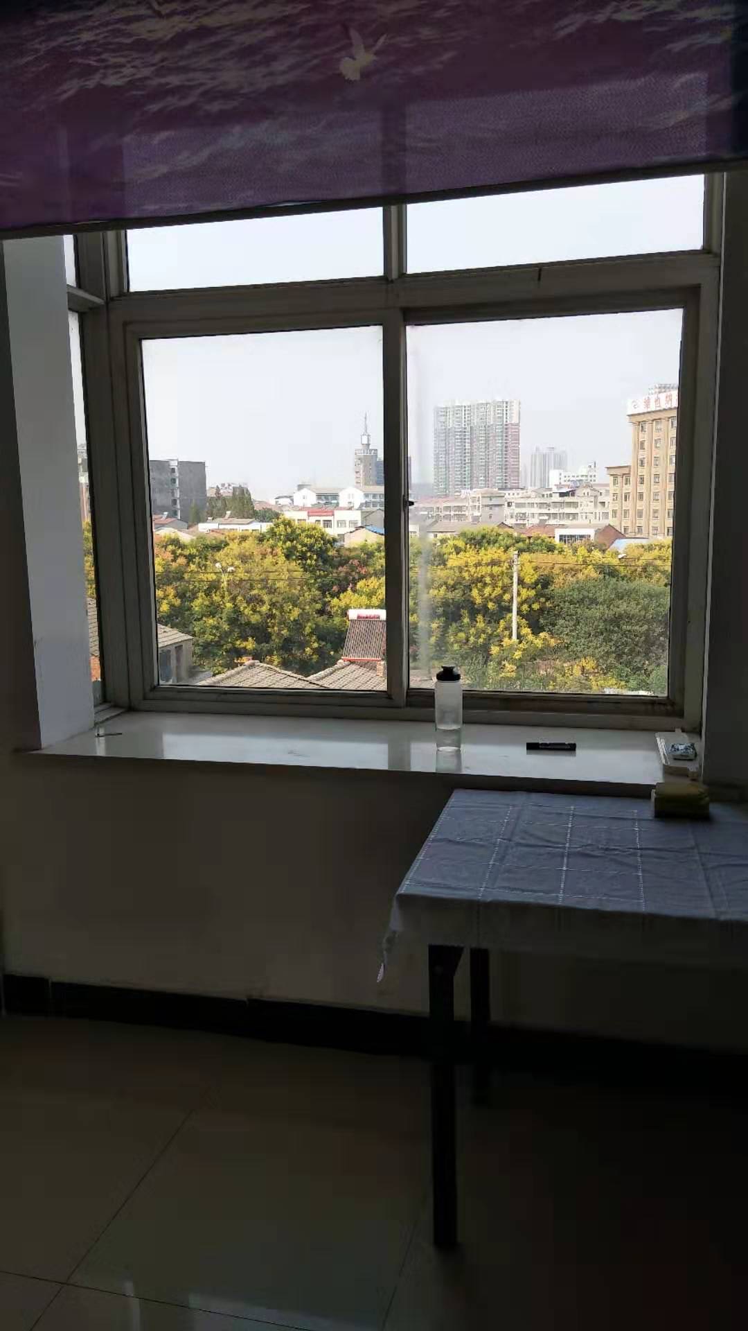 沃尔玛对面两室一厅出售