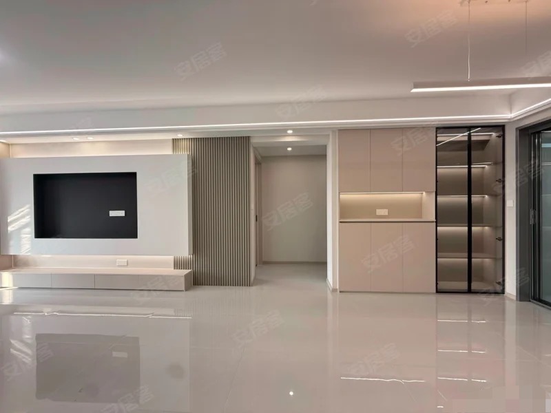 亏本出售，城南，御湖世家，单价5300，精装三房，一天未住，证满二