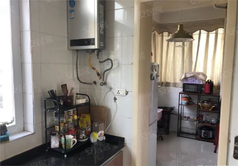 世纪雅苑精装2房，带大阳台，拎包入住，证满五，看房方便！！