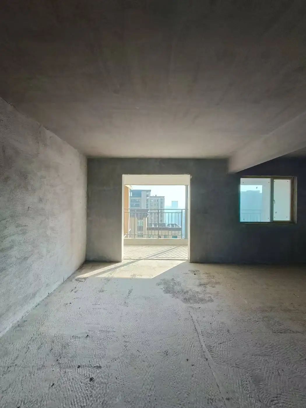 城南，朝阳丽景 ，新小区 ，边户， 南北通透，好楼层，