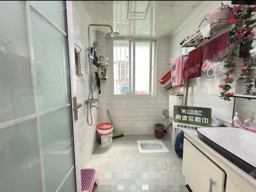 不介意楼层的，手付1万起，精装三房，总价20万