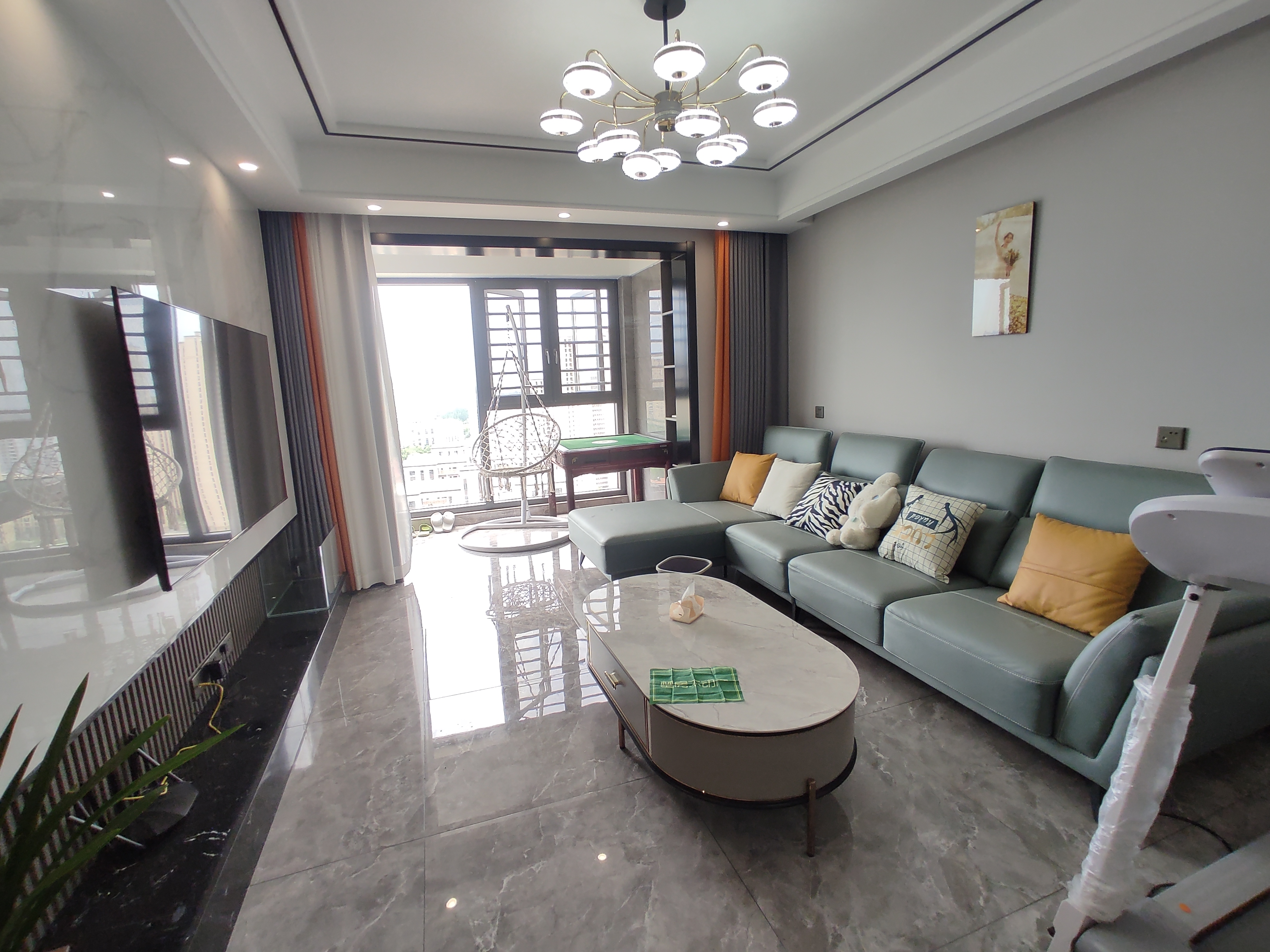 祥生观澜府  精装三房 屋里成色新的狠  拎包即住  业主急卖 看房方便