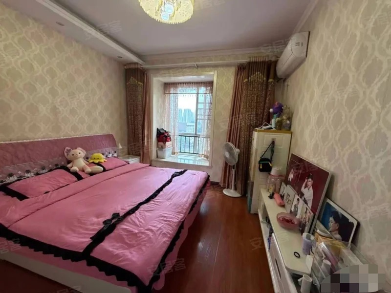 捡漏，急卖，城南元泰，边户，三中门口，电梯精装3房2卫，证满二