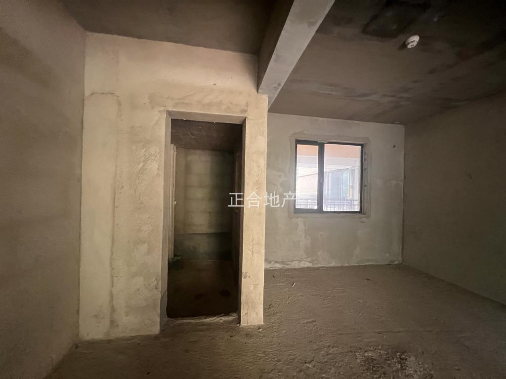 吾悦旁，捡漏，荣怀D区，单价4000，双阳台、三开间朝南，拼手速