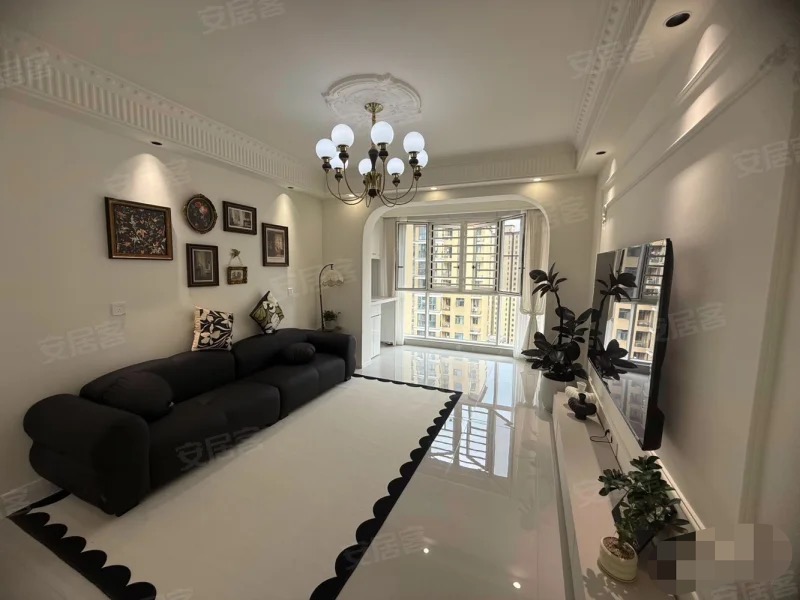 城南，新街，电梯19楼 ，边户 ，法式风三房 ，证满二，元泰三中 沔阳xiao学