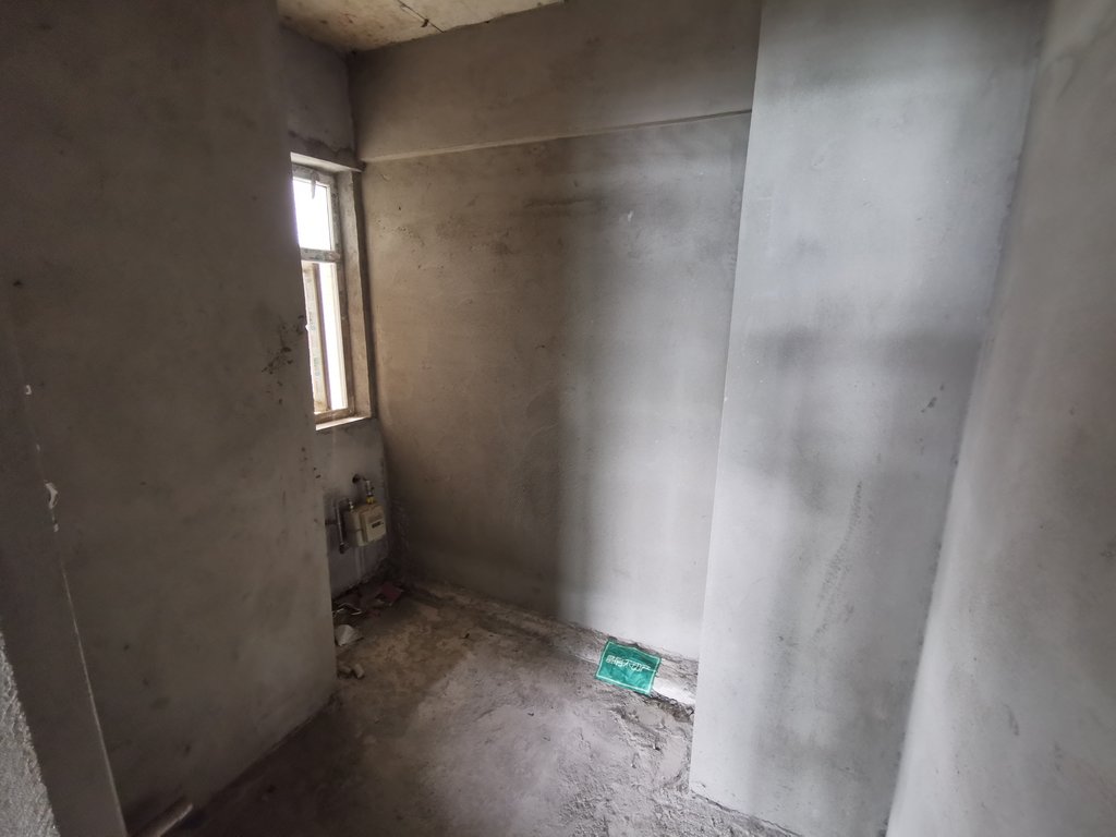 城南润泽天下毛坯小三房楼层好单价低诚心出售看房方便