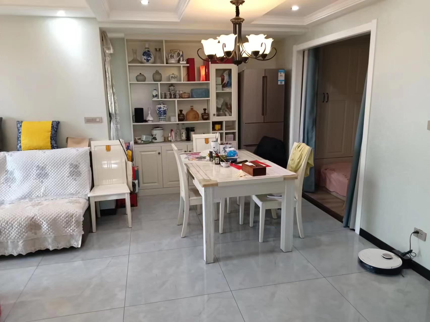 新城一号四期精装三房成色新看房约