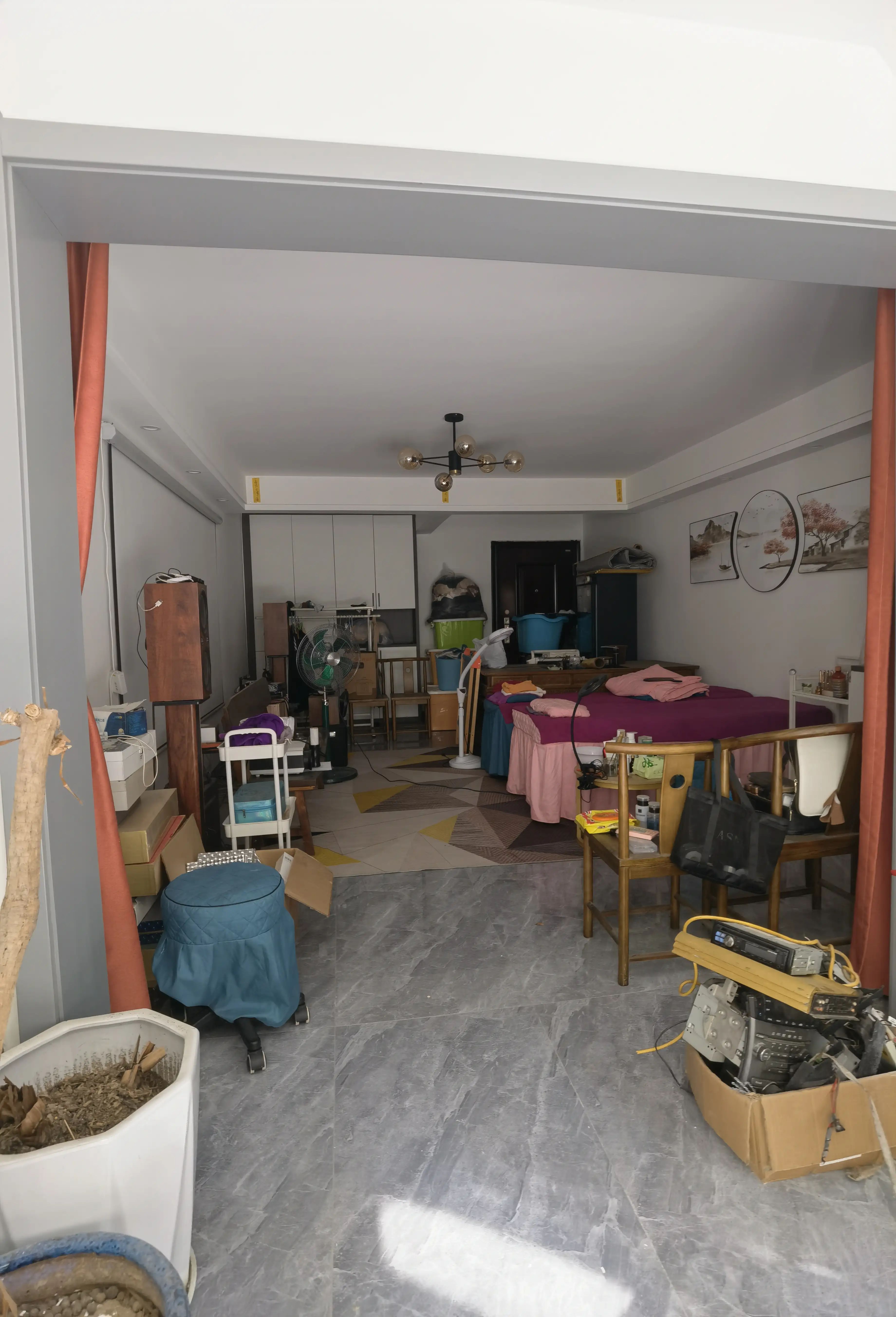 捡漏，城南，吾悦广场旁，带超大院子，买楼上送楼下，精装四房，单价5900