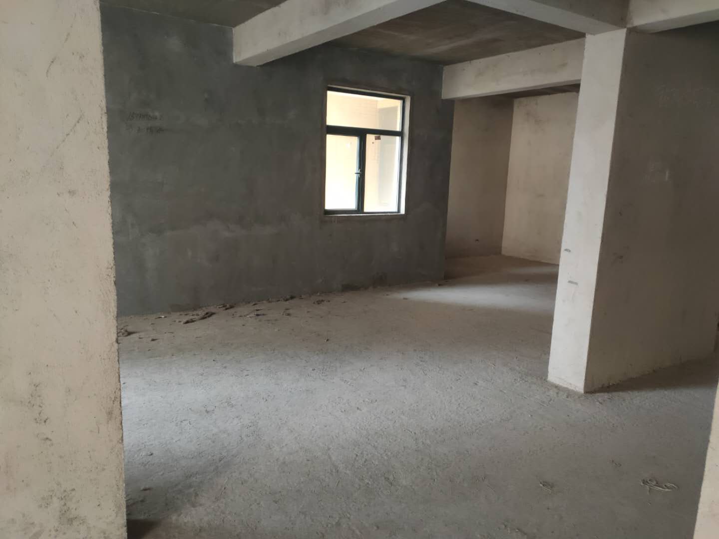 新城壹号毛坯小三房中层朝南采光好可按揭