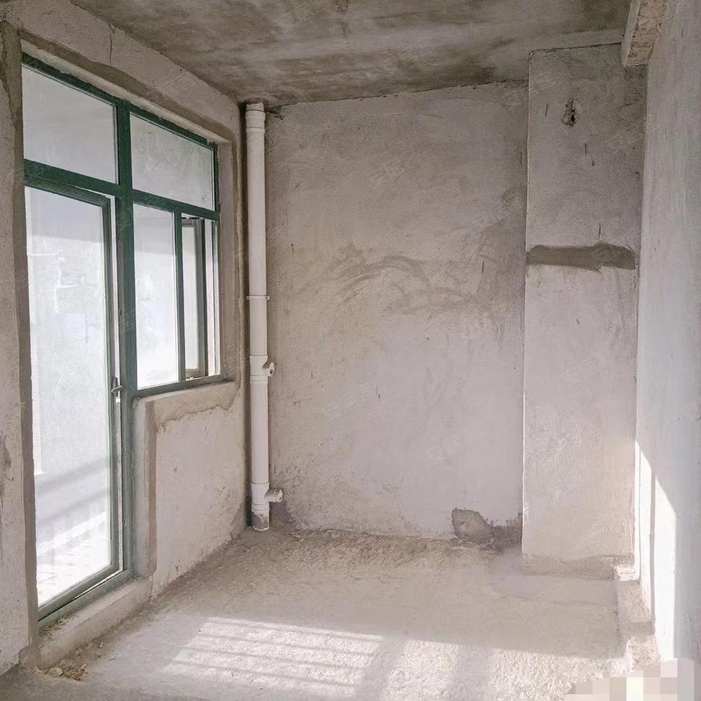 82，房东急售，新城壹号，69万送6万车位！电梯中间楼层，采光好，捡漏要快