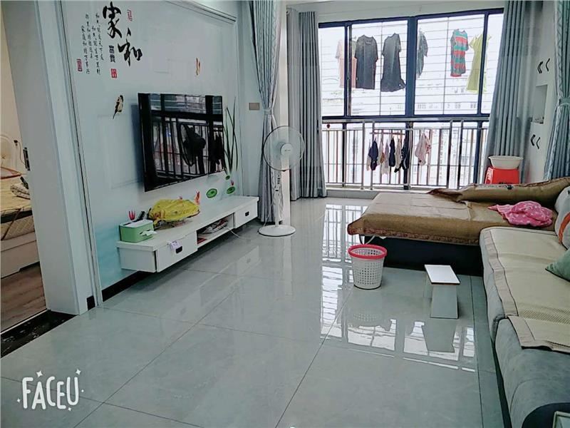 临江雅苑精装修大两房，南北通透，证齐全，首付8万