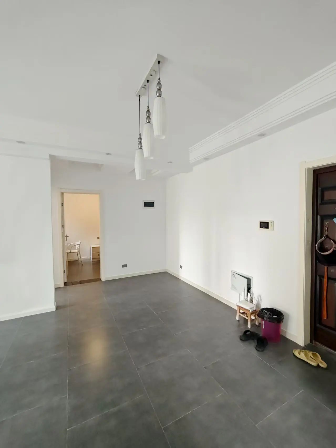 城东流潭公园旁，公园世家精装三房，同小区性价比高，证件满五税费低，诚心出售