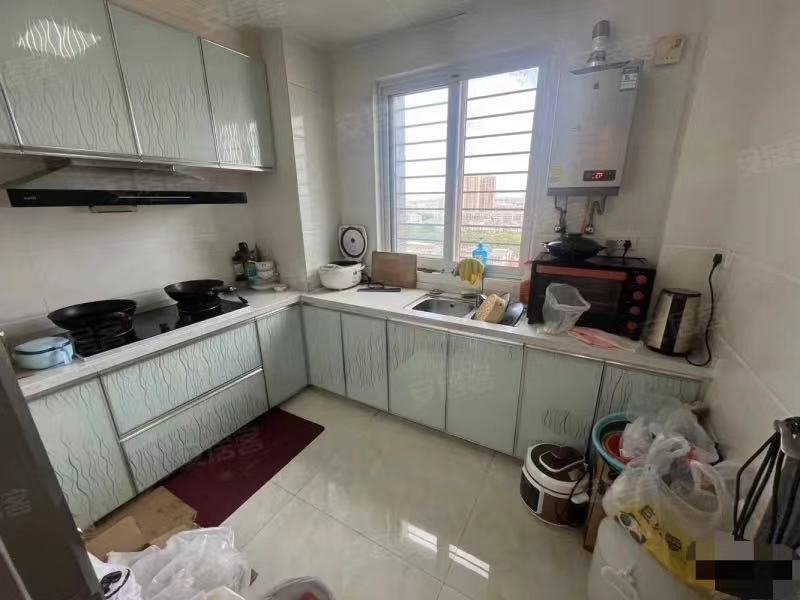 154，亏本出售，和合国际，，电梯17楼，精装三房，东边户，单价5200，证件有惊喜