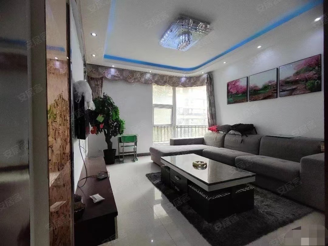 73，亏本出，房东急售，公园世家 精装电梯三房，保养的很好，拎包入住