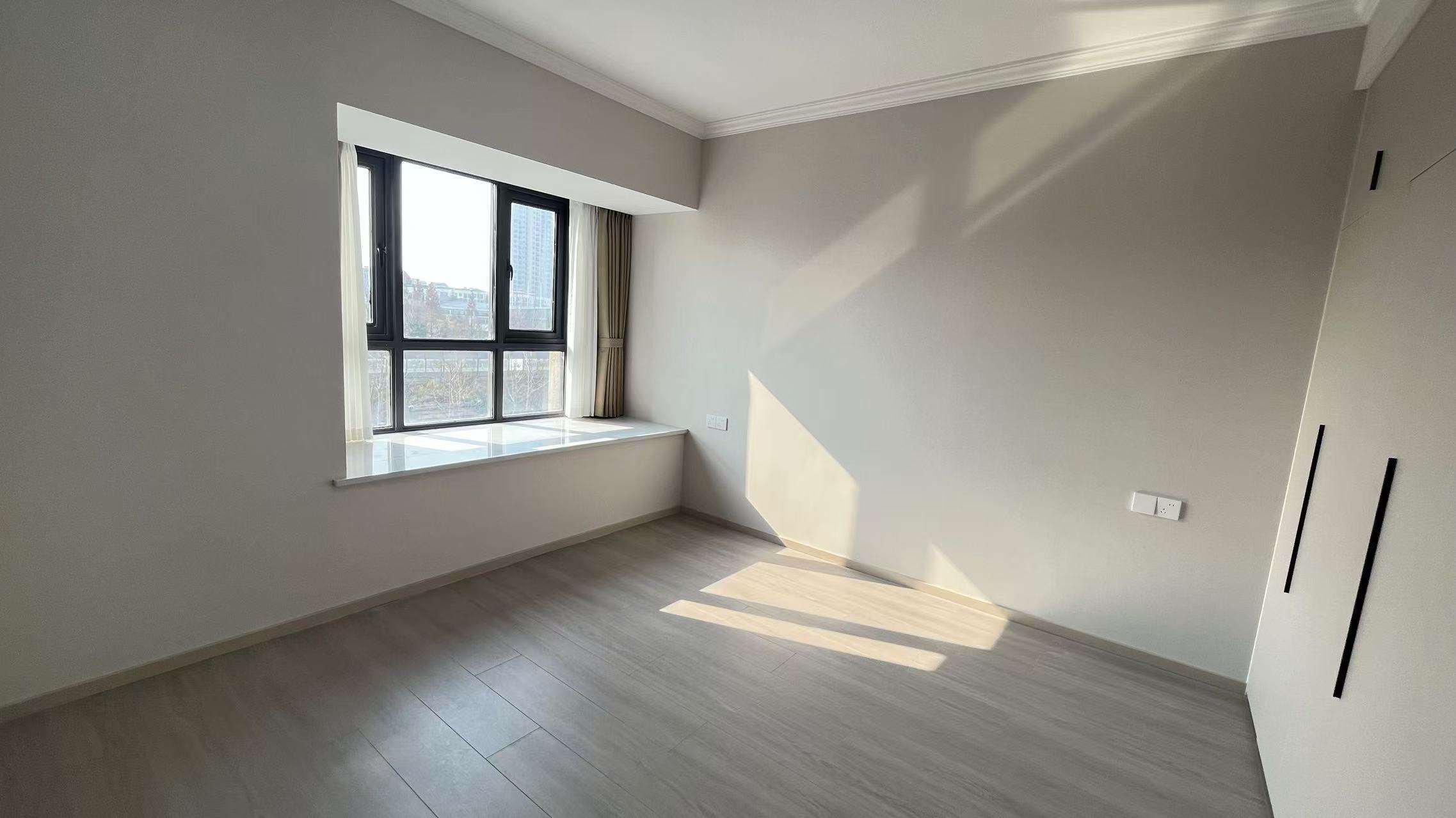 元泰未来城3室2厅2卫全新精装修户型朝方正性价比特别高!