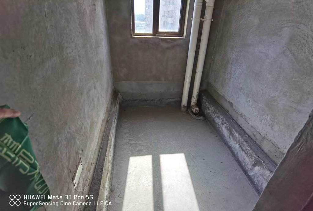 荣怀世家，毛坯四房，南北通透，小区环境好，业主诚心出售，看房方便