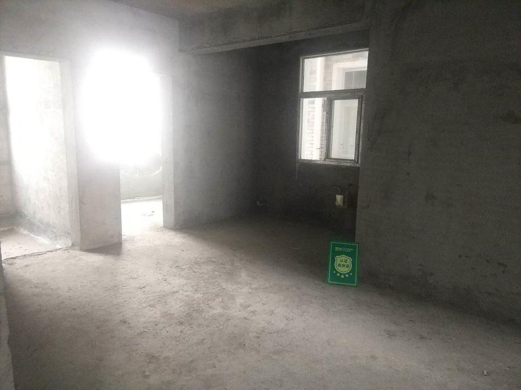 锦绣江山对面雅馨苑两房采光户型好中间楼层看房诚意出售