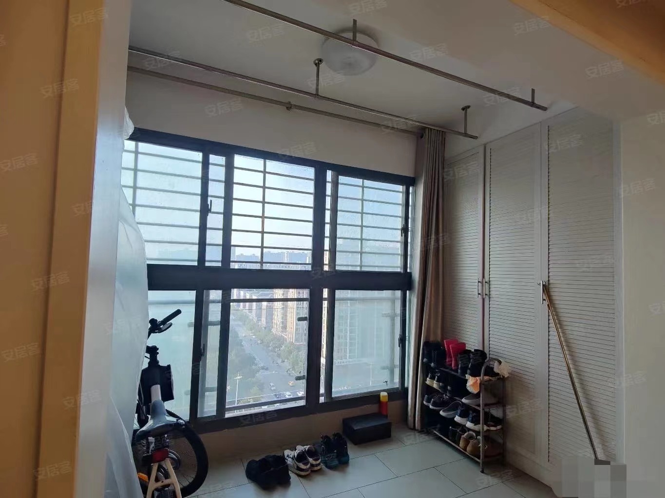 6，诚心出售，福星城，精装两房，中间楼层，全天采光全屋品牌家具家电，证满二