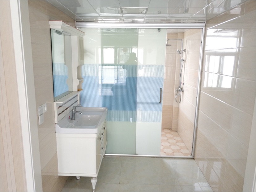 福星城边户精装三房，满五weiyi，小区环境好，拎包入住