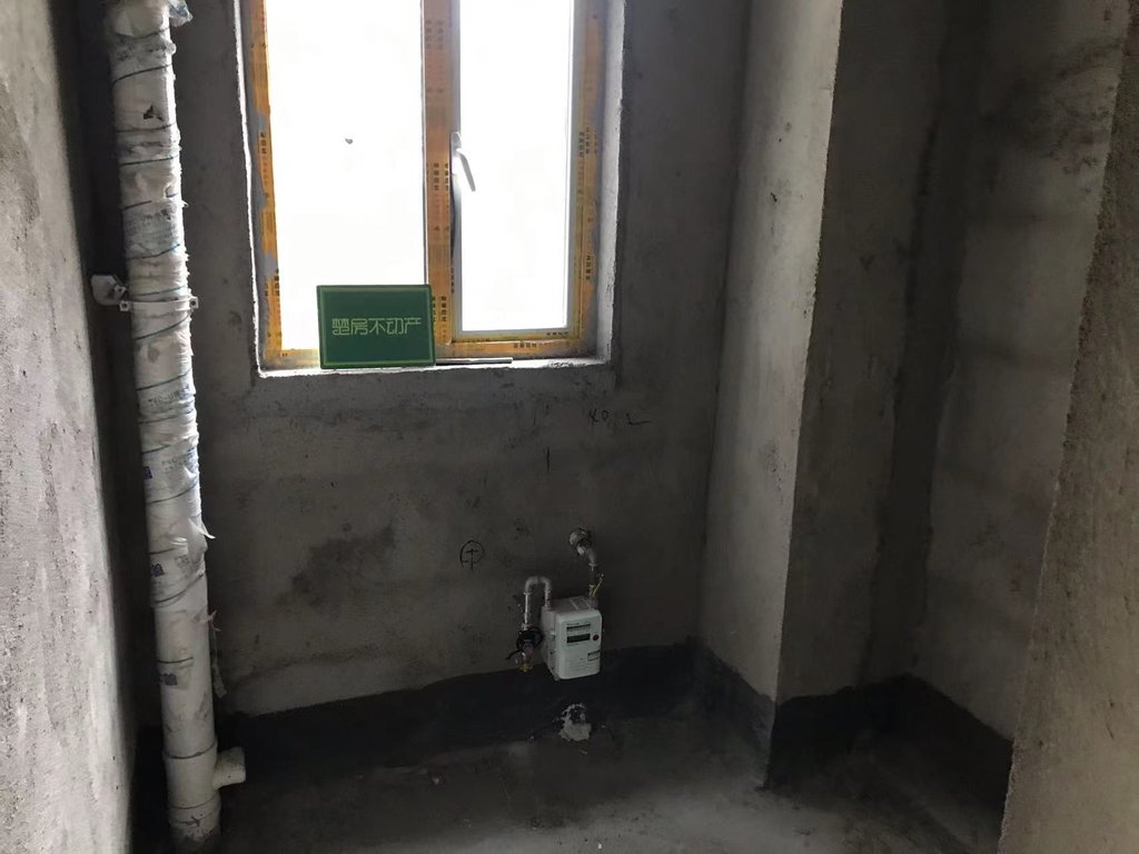 天泽园毛坯两房看房方便户型方正小区环境优美出行方便