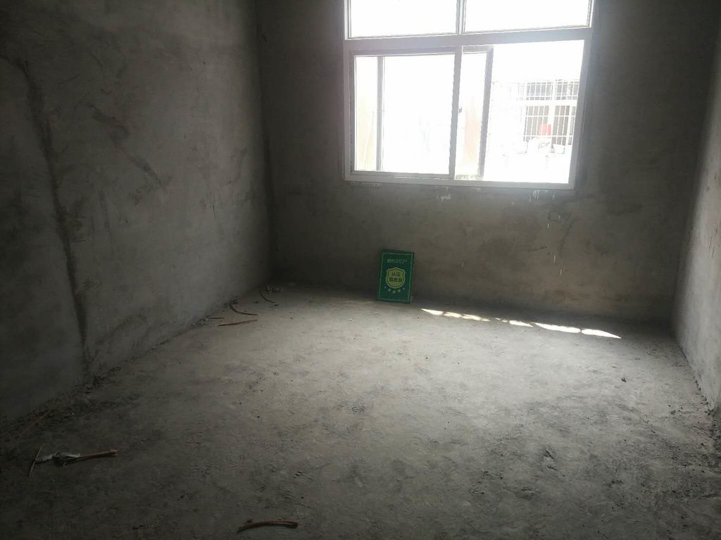 锦绣江山对面雅馨苑两房采光户型好中间楼层看房诚意出售