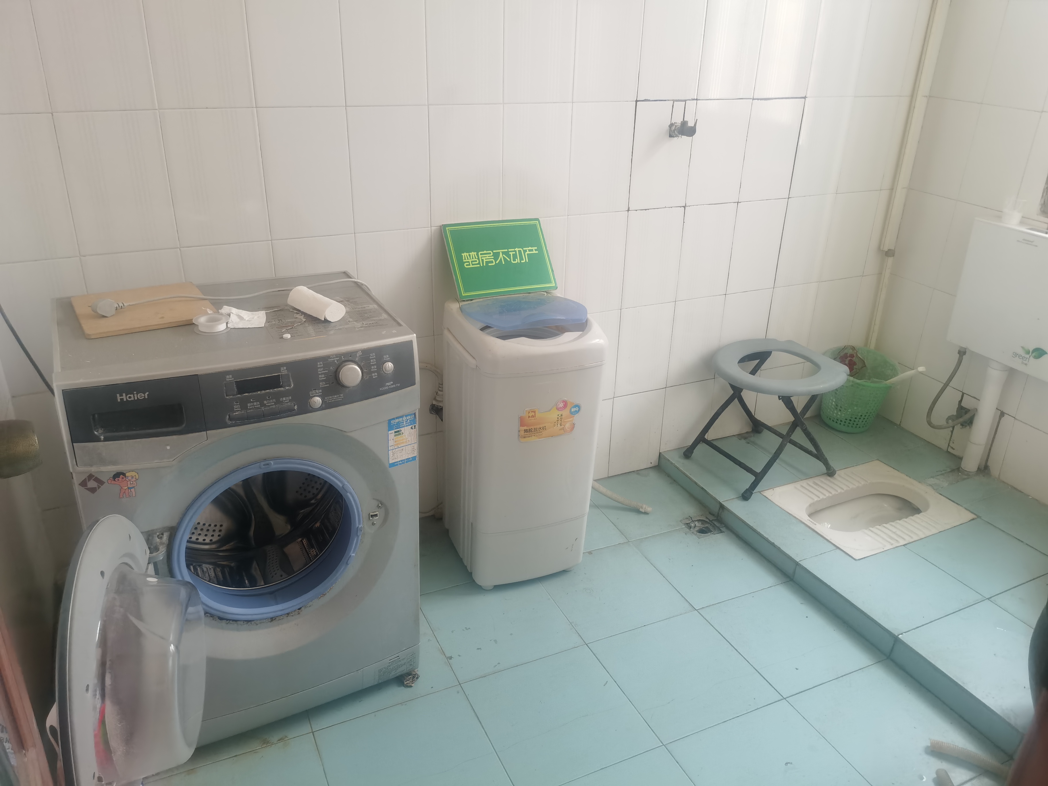 一中黄荆私房两间三层有房产证土地证