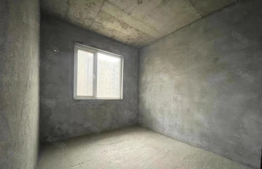 业主亏得通龙湖，单价4800，锦绣江山好楼层，证满二