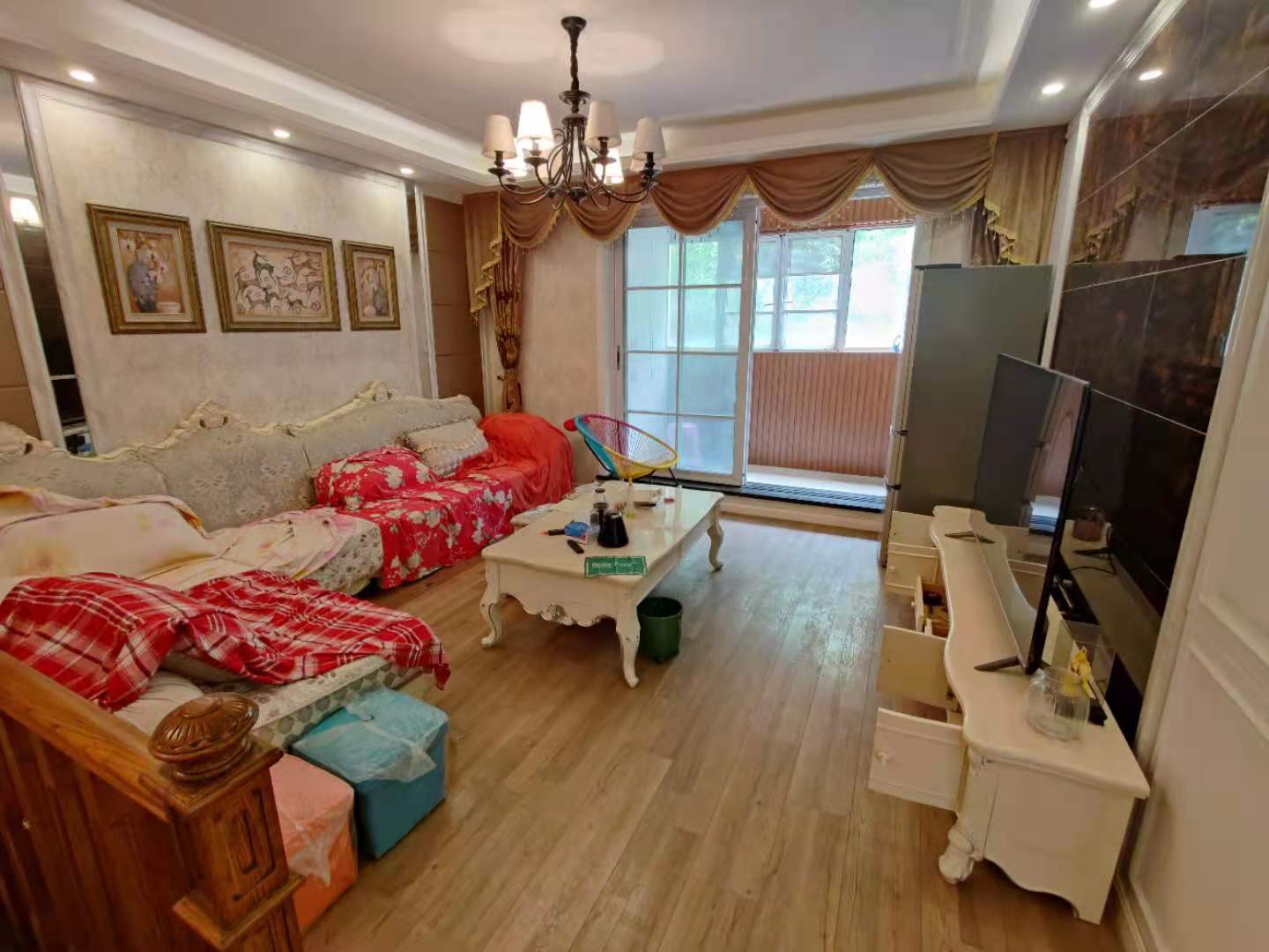 绿地华庭 香格里拉 复式带院子  精装修 没怎么住 大阳台 带车库  看房方便