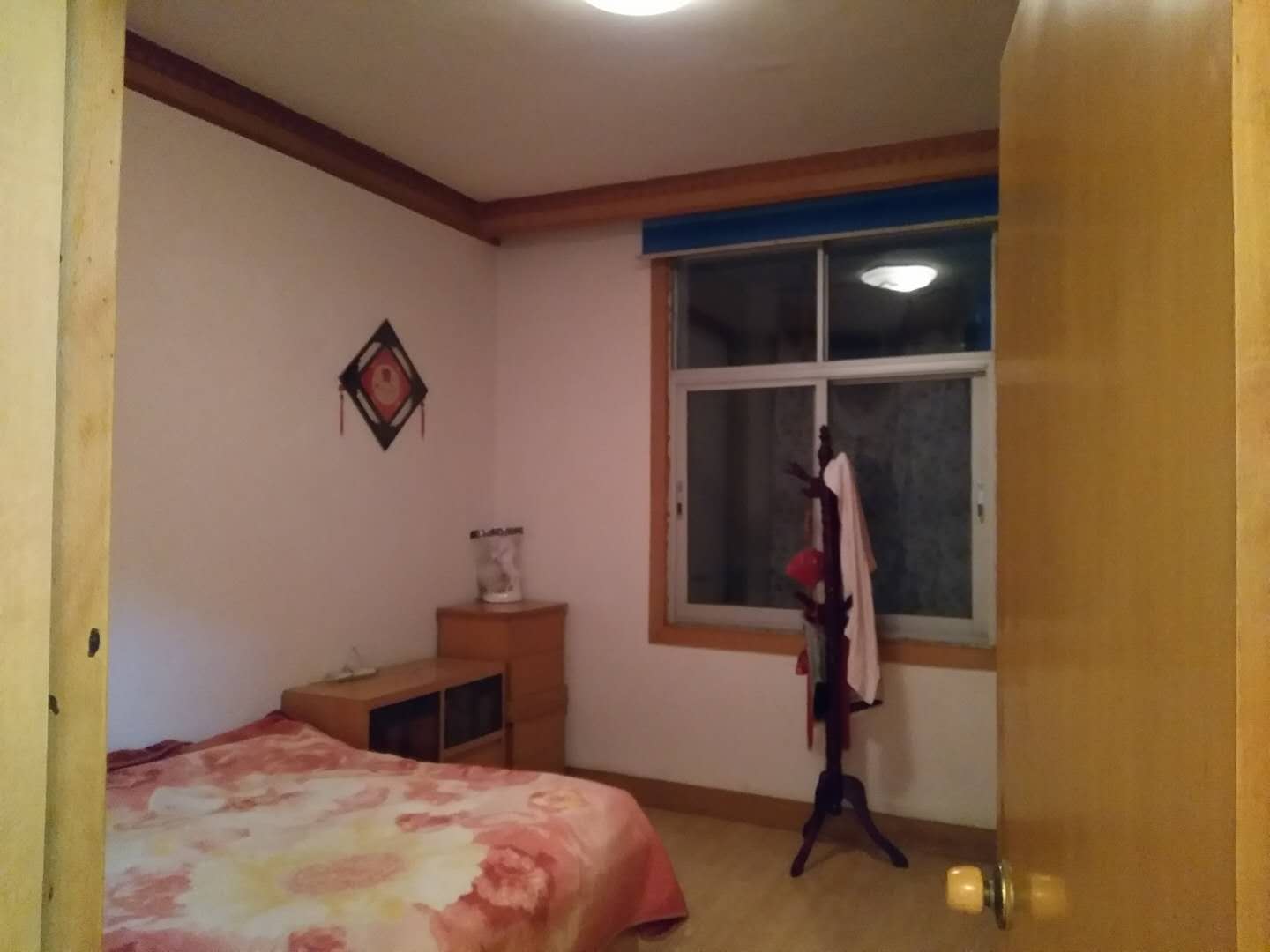 城市广场旁边三房两卫中层看中即可过户