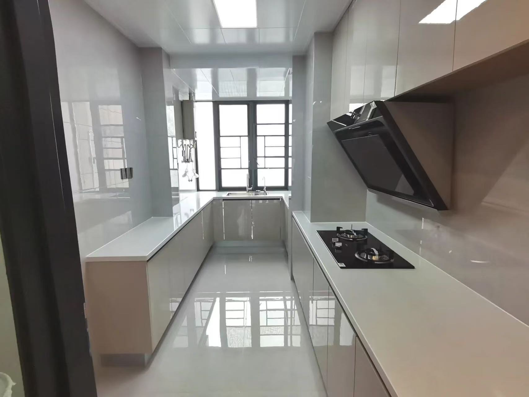 降价了，城南，御湖世家，凤凰楼，全新精装大三房二卫，新三中，业主包满二