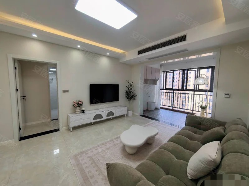 翰林公馆，中间楼层，前后双阳台，精装三室两厅两卫，满二