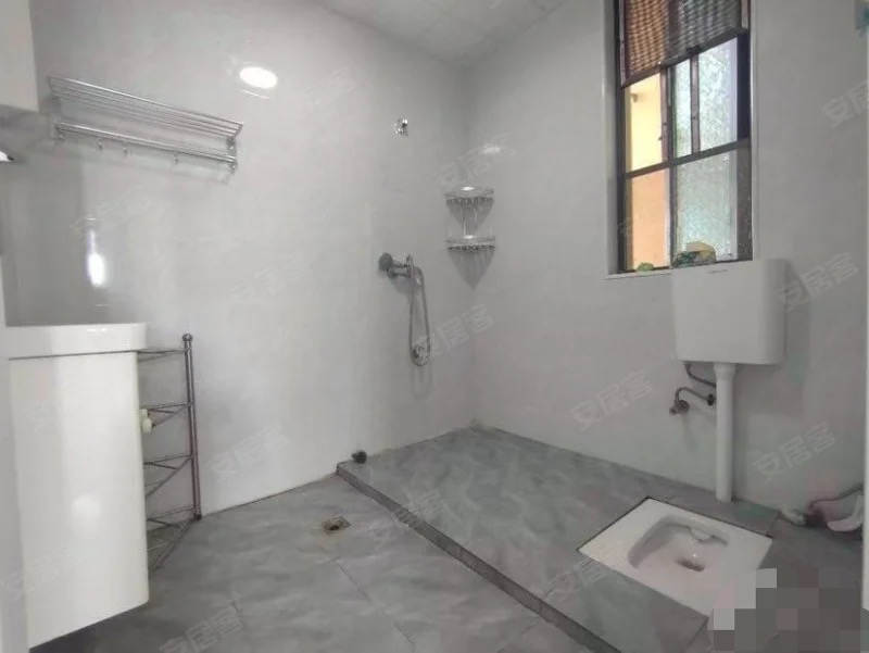 城南，捡漏，荣怀，精装修两房，单价4字头，总价37万，诚心出售