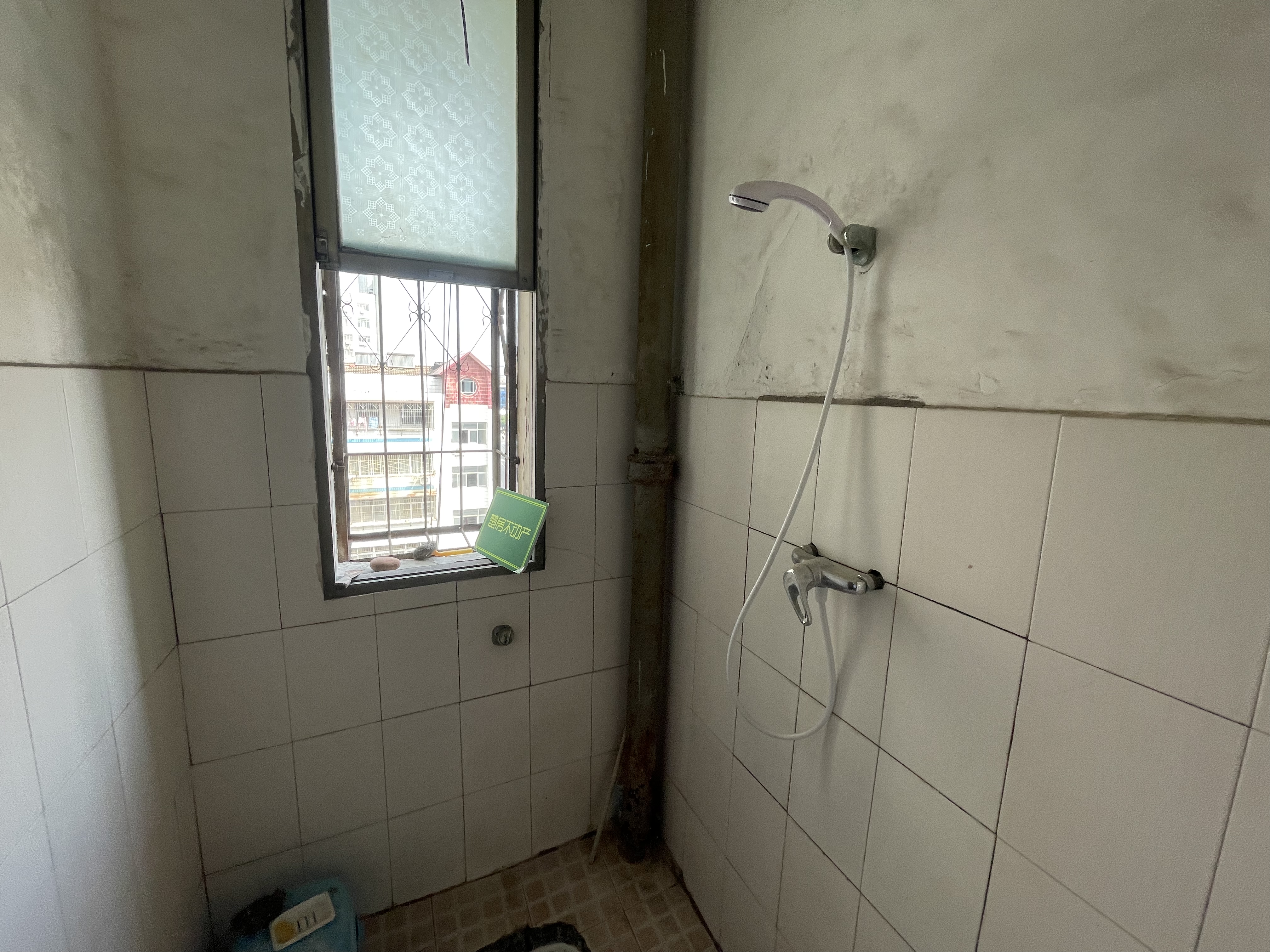 时代广场对面.车站旁.财政局宿舍.有大院子停车.税费低.看房方便