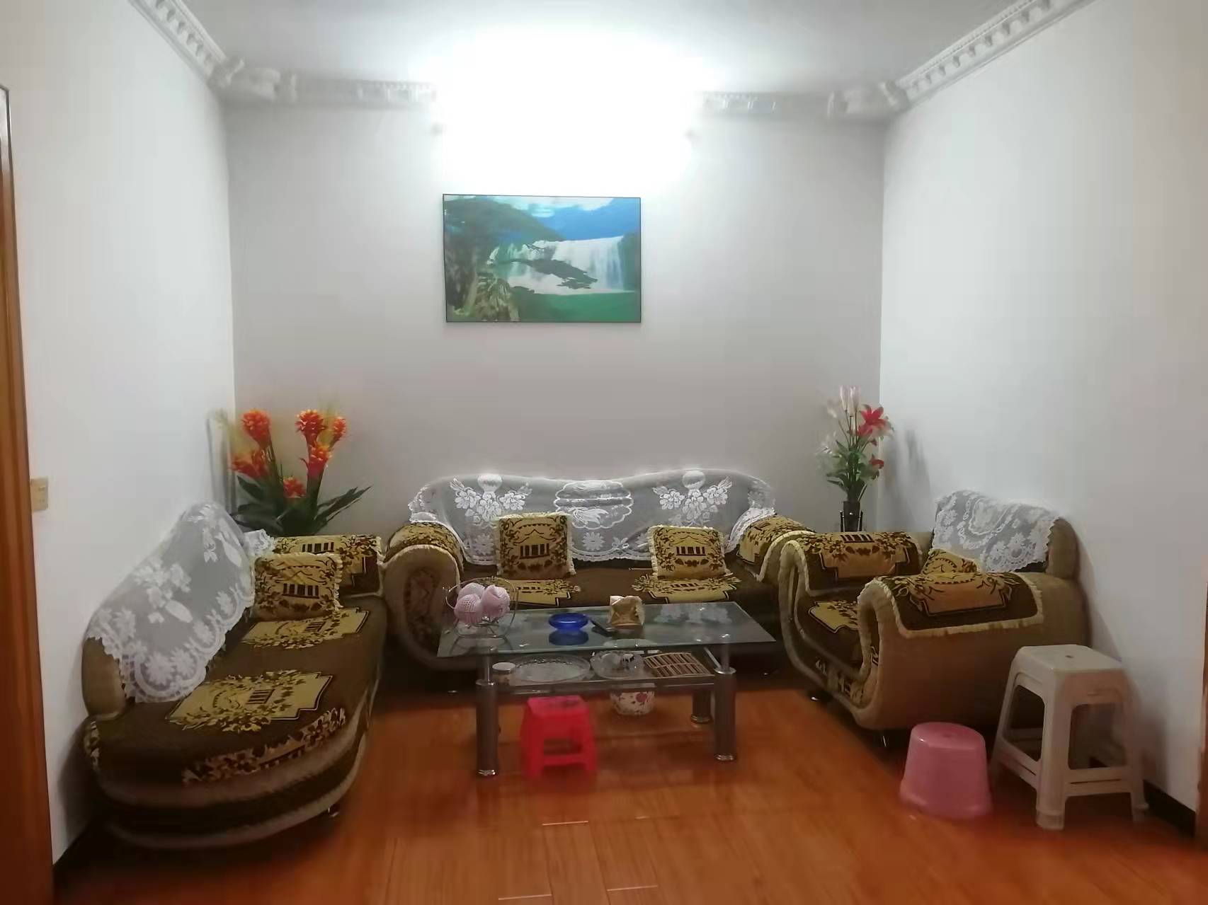 三中旁边粮义宿色精装修步梯好楼层不动产证在手看房方便