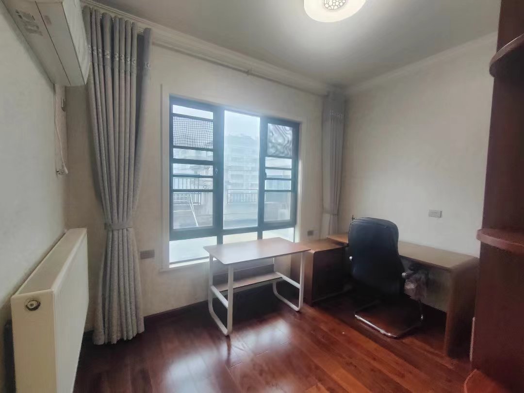 德政金园香榭里北.精装三房两卫.带露台.证件满二.看房方便