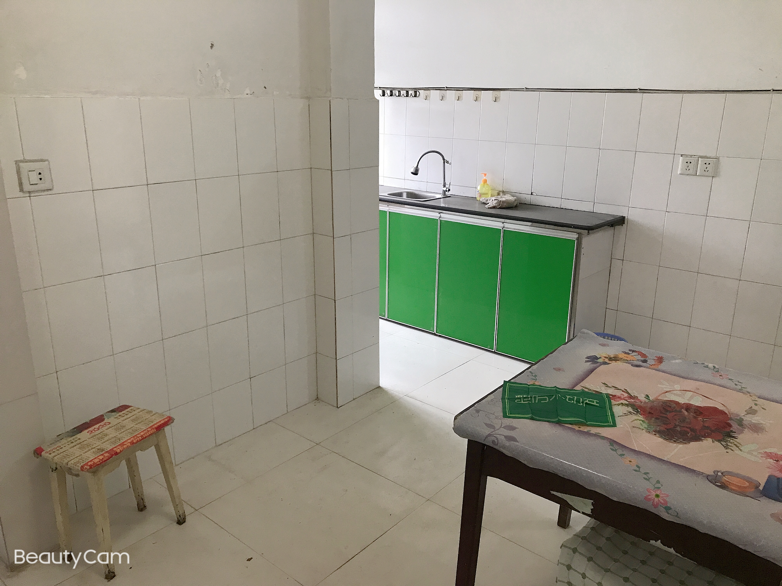 商城旁边二中宿舍步梯好楼层方便停车看房方便有证满二