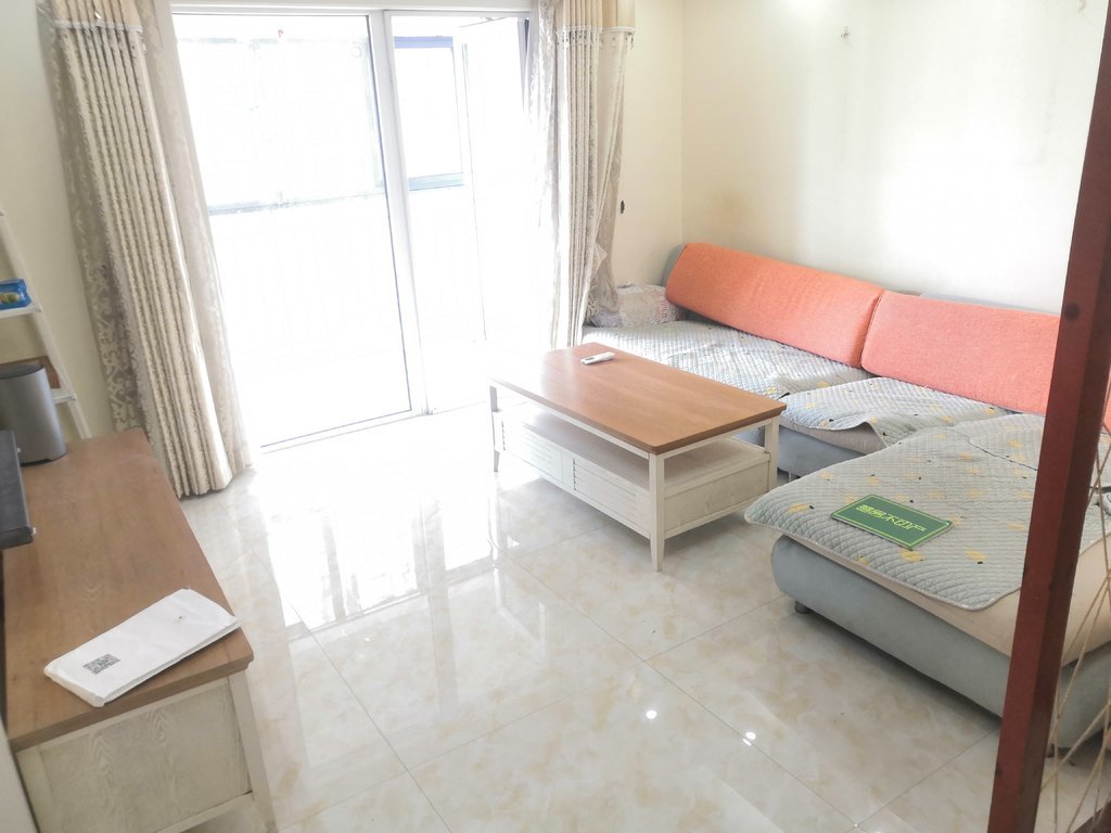 仙桃小学门口满庭春精装小三房中高层，单价低，证件满二税费少，家具家电齐全拎包入住