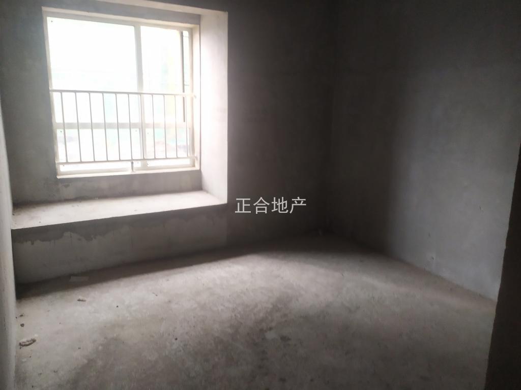 房东急卖降价13万❗❗❗城南领秀城，南北通透双阳台，证满二