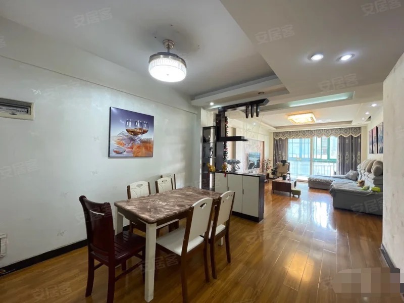 纽芬兰旁边，天下城市星座，小高层，精装大两房，单价3667，总价40w不到，电梯好楼层.